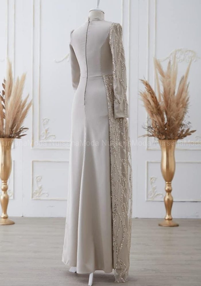 Güneş Abiye Saten Etek Pelerinli Bej