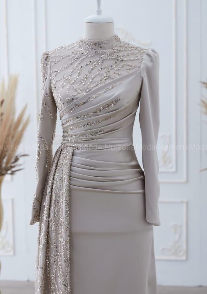 Güneş Abiye Saten Etek Pelerinli Bej