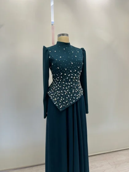 Petrol Yeşili Taş İşlemeli Şifon Etekli Abiye Elbise